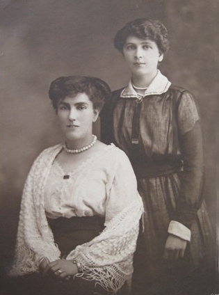 Photo of photos/Beatrice Ellen Klein (dau of Matilda McLennan) & dau